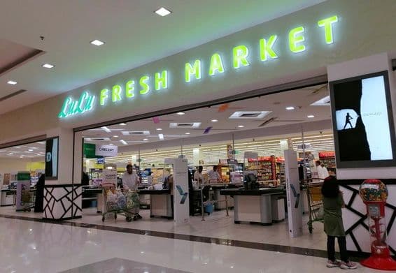 Eingang des Dubai Lulu Hypermarkts in einem Einkaufszentrum.