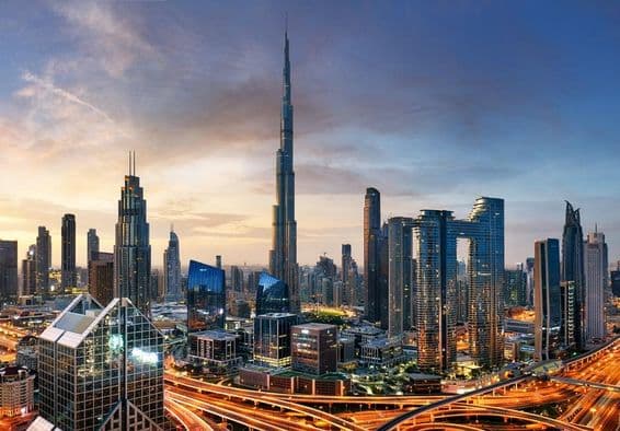 Skyline von Dubai, Burj Khalifa im Zentrum.