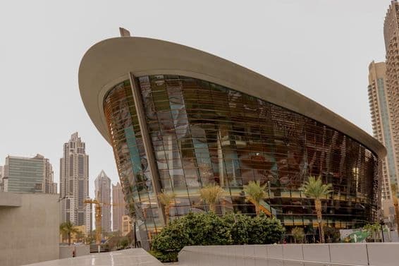 Gebäude der Dubai Opera.