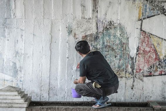 Weiße Wandmalerei, Schmetterling.