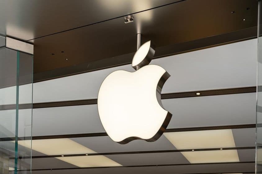 Apple Inc Logo über dem Eingang.