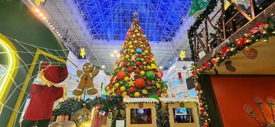 Festliche Ausstellung im Wafi City Mall.
