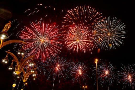 Feuerwerk beim Sheikh Zayed Festival.