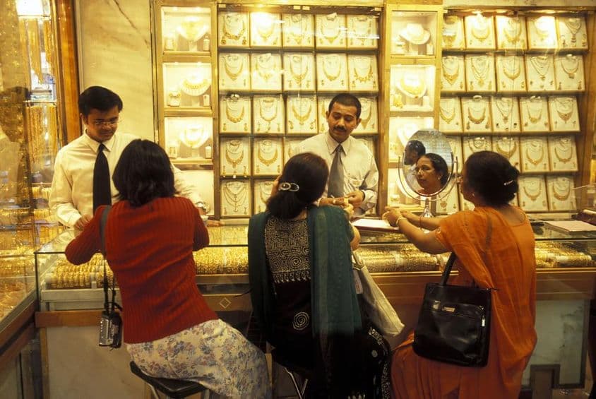 Goldgeschäft im Souq oder Markt in der Altstadt von Dubai.
