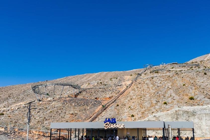 Beliebte Jais Rodelbahn Attraktion in RAK.
