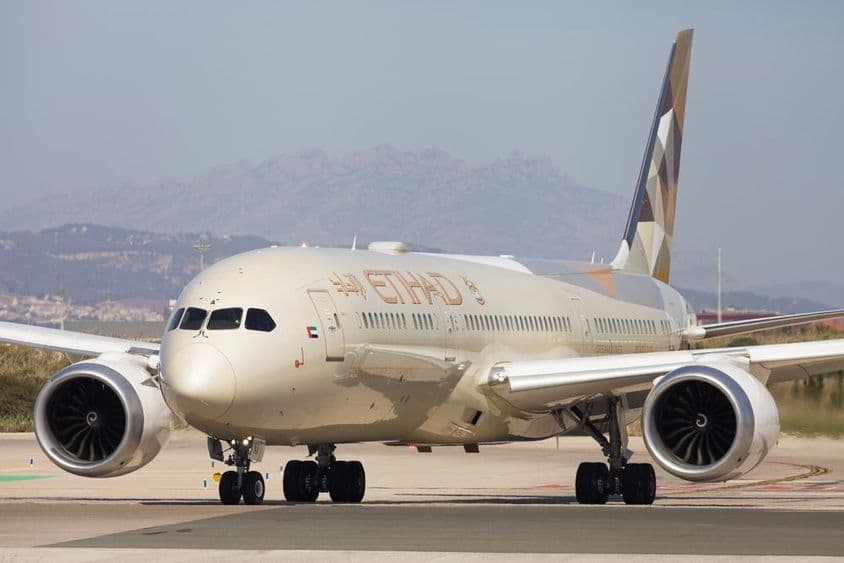 Etihad Airways Boeing 787-9 Dreamliner auf dem Rollfeld.