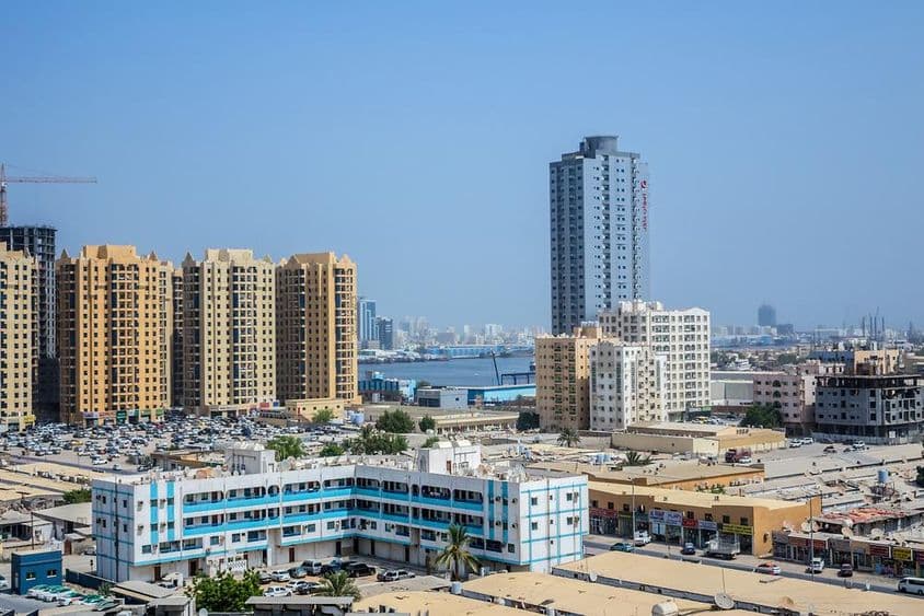 Ajman Stadtbild, die Hauptstadt des Emirats Ajman in den Vereinigten Arabischen Emiraten.