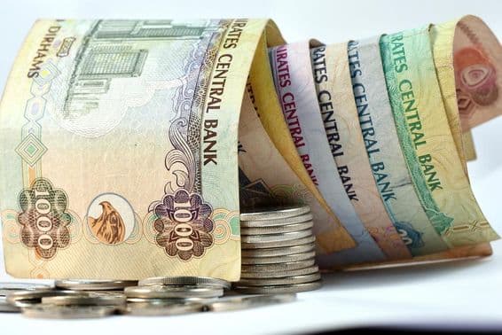 Dirham-Banknoten und Münzen in den Vereinigten Arabischen Emiraten.