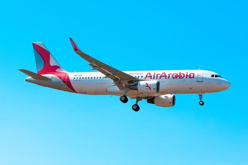 Air Arabia Airbus A320 (A6-AOE) bei der Landung.