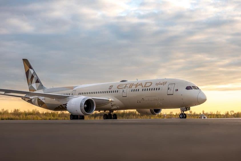 ETIHAD Airways Boeing 787-9 Dreamliner rollt zum Start.
