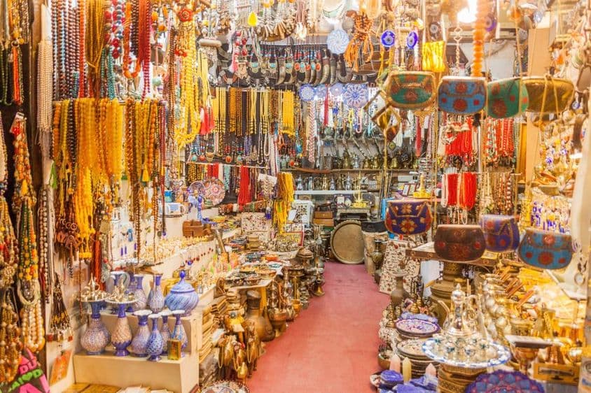 Kleiner Laden im Souq Al Arsah, Schardscha.
