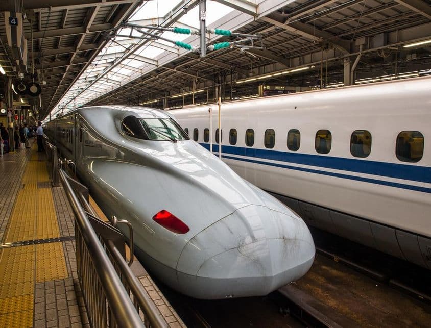 Shinkansen-Hochgeschwindigkeitszug, das bekannteste Symbol japanischer Technologie.