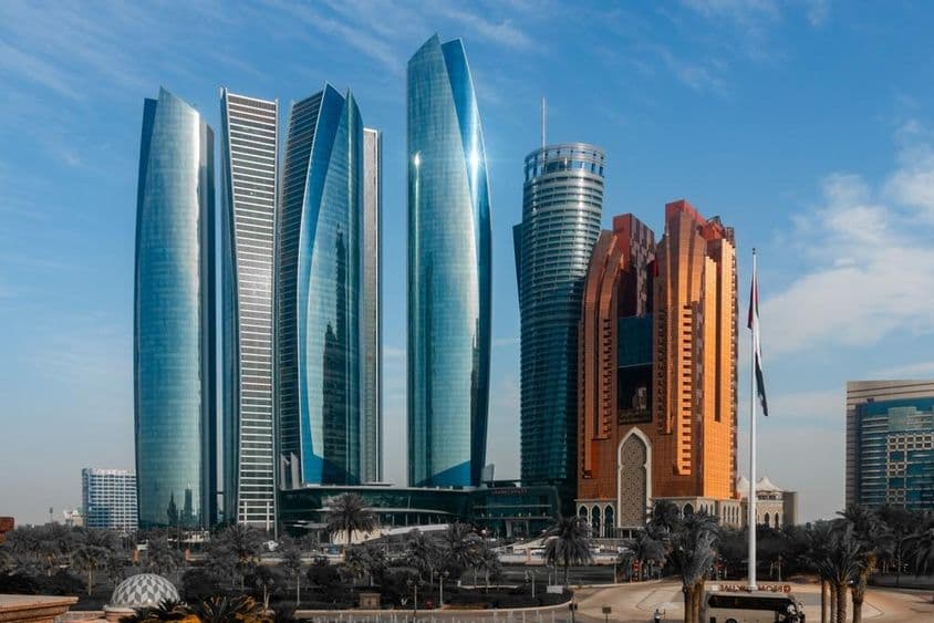 Etihad Towers in Abu Dhabi, der Hauptstadt der Vereinigten Arabischen Emirate.