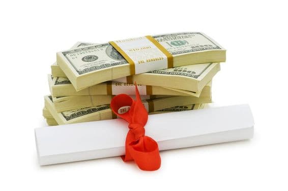 Teure Bildung, Dollar-Scheine und Diplom.