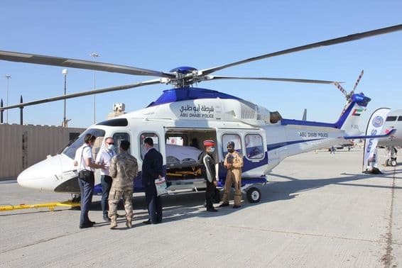 Abu Dhabi Polizei Hubschrauber auf der Dubai Airshow 2021 am Flughafen Dubai World Central.