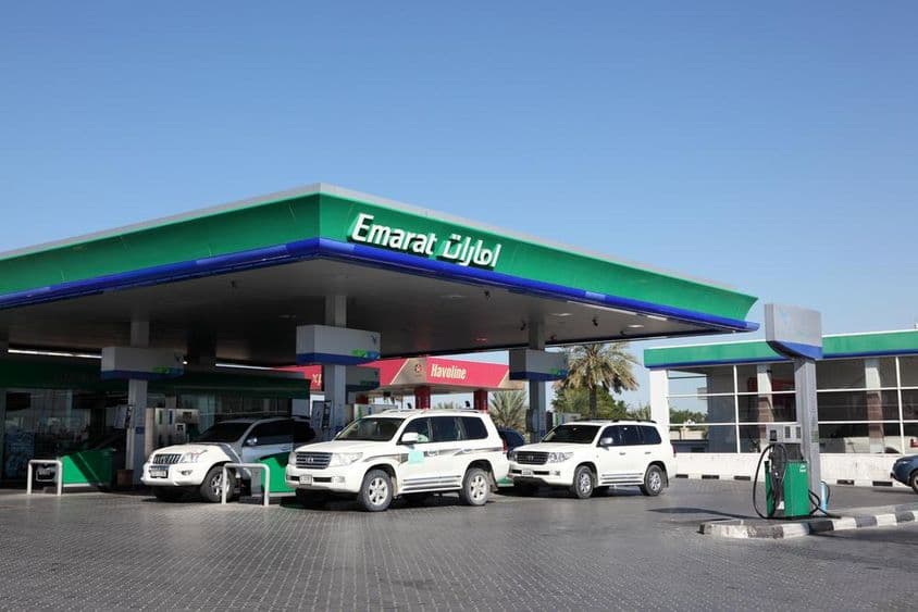 VAE Emarat Tankstelle in der Stadt Schardscha.