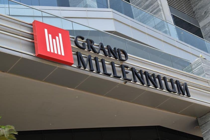 Fassade des Grand Millennium Hotels.