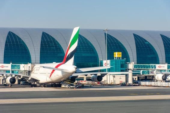 Die Flugzeugflotte der Emirates Airlines am Dubai International Airport.