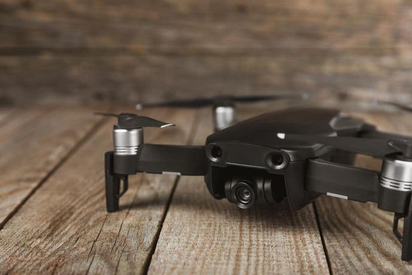 Drohnen-Quadkopter mit Funksteuerung.