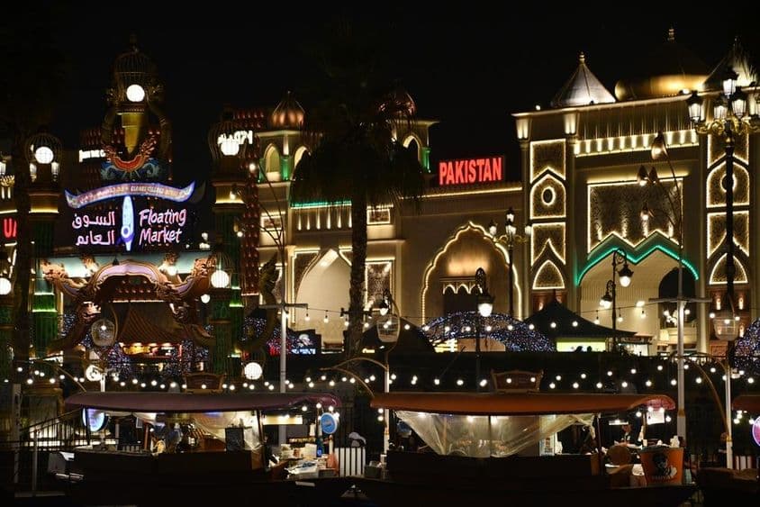 Dubai Global Village ist das weltweit größte Tourismus-, Freizeit- und Unterhaltungsprojekt.