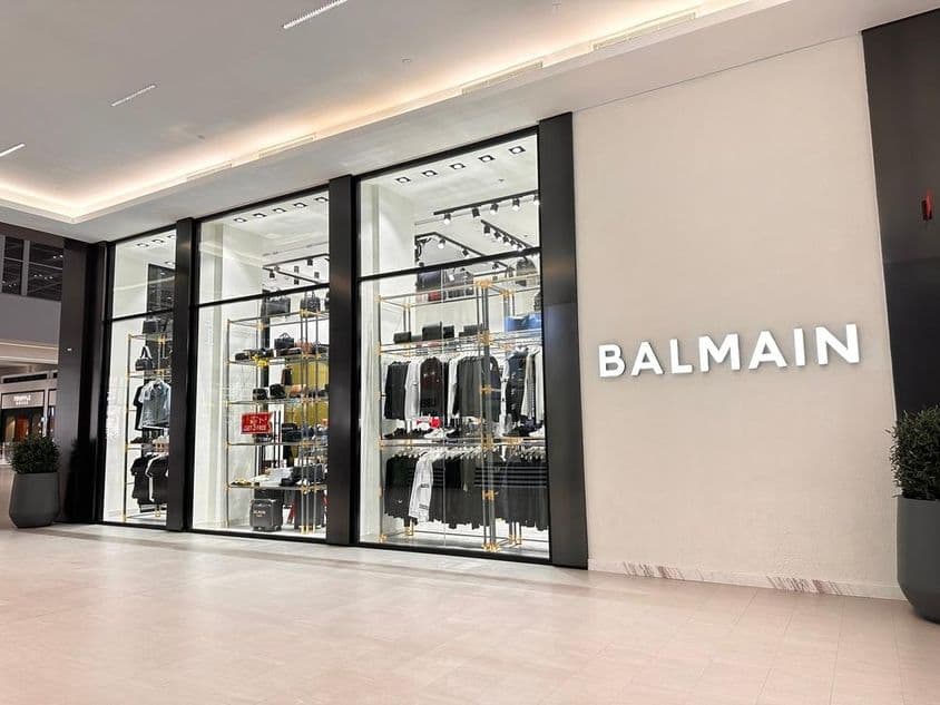 Die Luxusboutique von Balmain im Einkaufszentrum Dubai Mall.