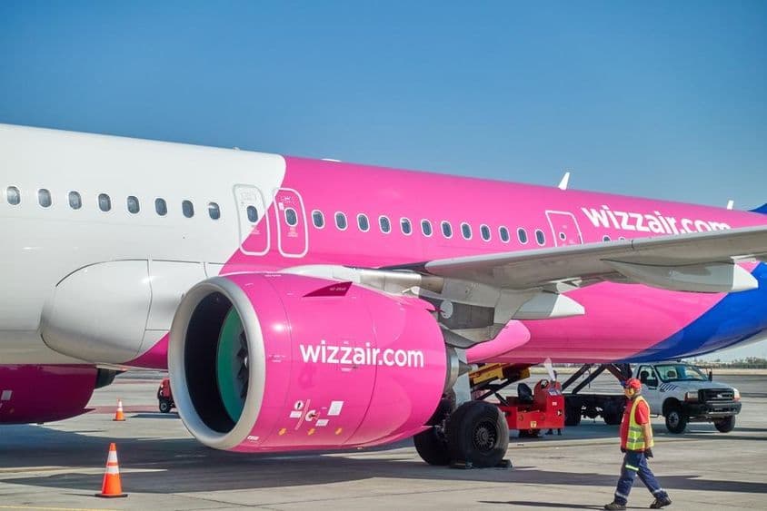 Wizz Air A321 Flugzeug. Flughafen Jerewan.