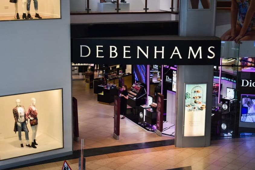 Das Äußere eines Debenhams-Geschäfts in einem Einkaufszentrum.