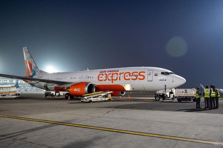 Ein Air India Express Flugzeug, das sich auf den Start am Flughafen von Neu-Delhi vorbereitet.