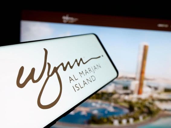 Logo des Wynn Al Marjan Island Tourismuszentrums in den Vereinigten Arabischen Emiraten.