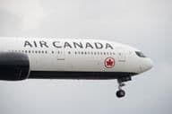 Air Canada Boeing 777 landet am internationalen Flughafen von Toronto Pearson.