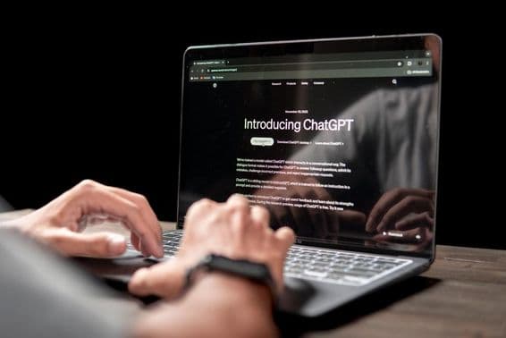 Nahaufnahme der Chat GPT-Künstliche Intelligenz-Website.