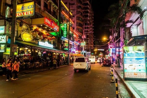 Burgos Straße in Makati City, Manila, Philippinen.