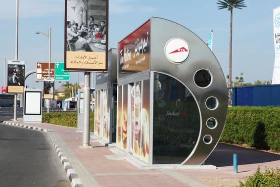 Klimatisierte Bushaltestellen in Dubai.