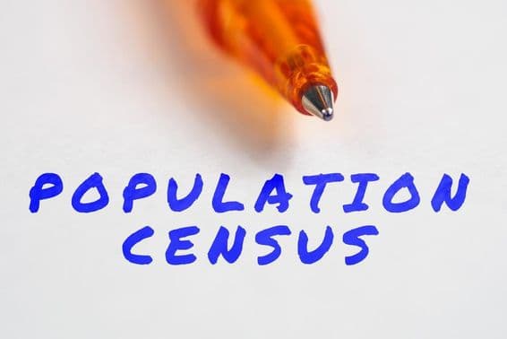Ausdruck 'CENSUS' auf Papier geschrieben.