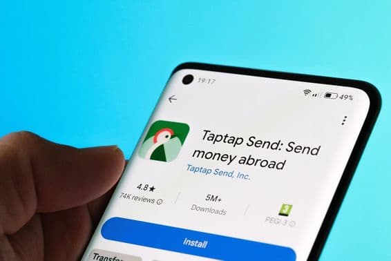 Die Taptap Send-App wird auf einem Smartphone angezeigt.