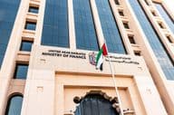 Das majestätische Gebäude des Finanzministeriums der Vereinigten Arabischen Emirate in Dubai.