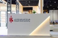 Der Pavillon der Sharjah Book Authority auf der Abu Dhabi International Book Fair 2024.