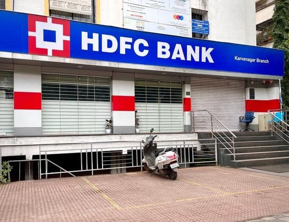 Eingang der HDFC Bank.