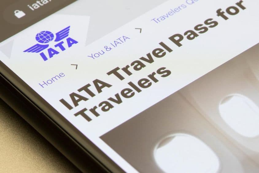 Die Einführungsseite des IATA-Reisepasses ist sichtbar.