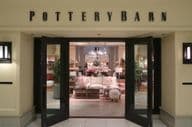 Pottery Barn in den Shops at Riverside, einem gehobenen Einkaufszentrum.