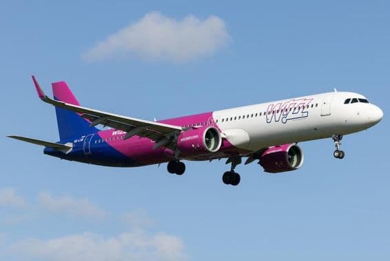 Wizz Air mit einem Airbus A321-271NX Flugzeug.