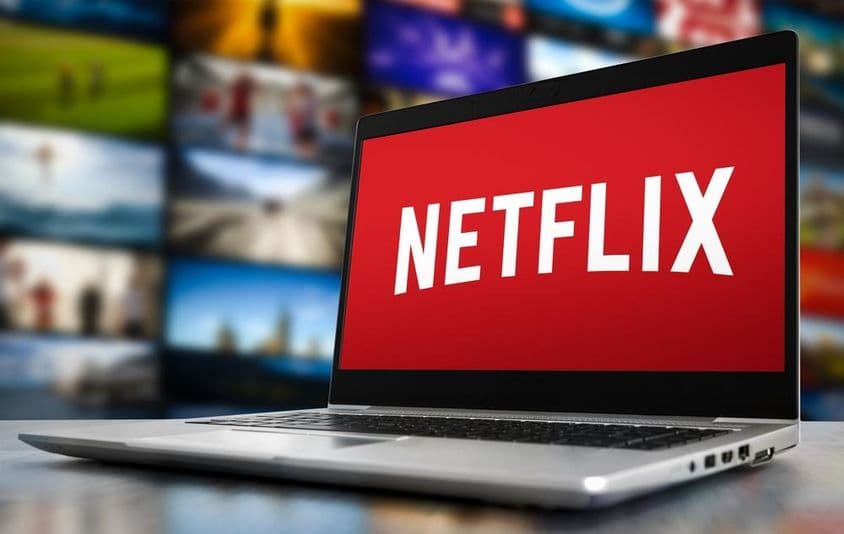 Netflix-Streaming auf einem Laptop-Bildschirm.