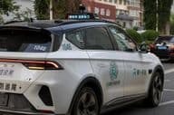 Selbstfahrendes elektrisches Robotaxi des chinesischen Tech-Unternehmens Baidu.