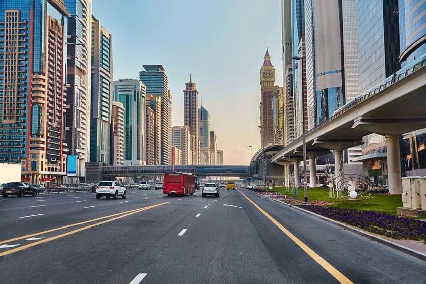 Dubai-Straße im Stadtzentrum.