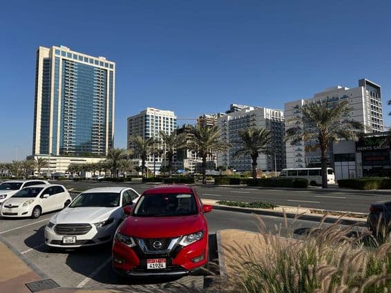Gebäude im Dubailand Residence Complex, einem neuen Wohngebiet.