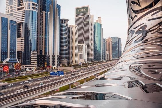Museum der Zukunft und Sheikh Zayed Avenue.