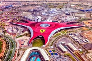 Abu Dhabi, der Ferrari World Park.