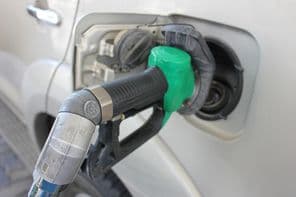 Zapfsäulenausrüstung an einer Tankstelle.