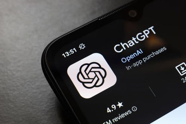 Das ChatGPT-App-Logo auf einem Smartphone-Bildschirm.