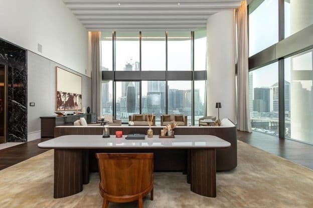 Modernes Apartment-Innendesign in Dubai.